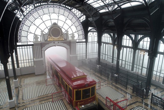 Tuyến tàu hỏa leo núi dài nhất Việt Nam đã chính thức hoạt động